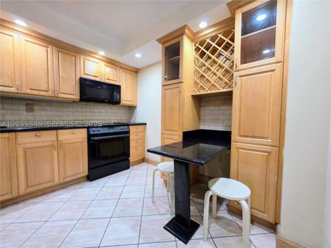 2780 NE 183rd St 1111, Aventura FL - photo 9 of 26