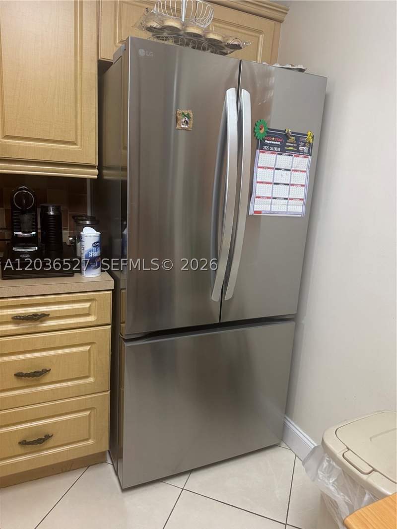2 bedroom Condominium at 8625 NW 8th St 310, Fox Chase Condo #2, Miami — photo 3