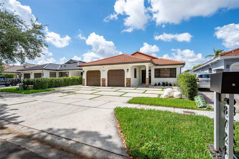 3 bedroom SingleFamilyResidence at 8724 NW 149th Ter, West Lakes Gardens, Miami Lakes — photo 2