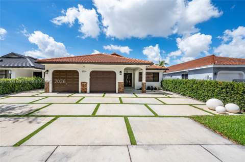 8724 NW 149th Ter, Miami Lakes FL - photo 6 of 35