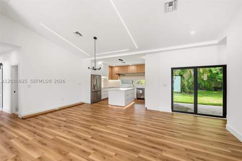 1140 NE 201st Ter, Miami FL - photo 14 of 36