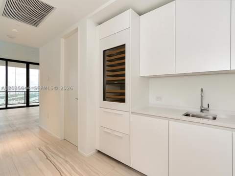 1000 Biscayne Blvd 4802, Miami FL - photo 6 of 27