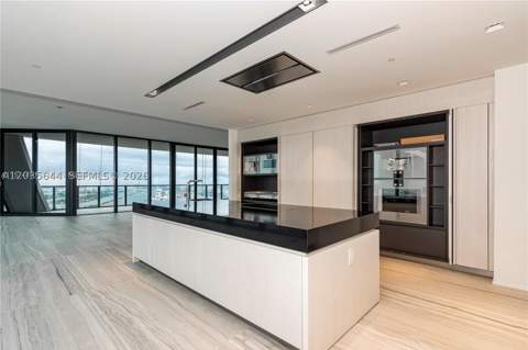 1000 Biscayne Blvd 4802, Miami FL - photo 9 of 27