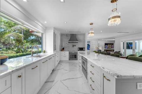 6561 Marlin Dr, Coral Gables FL - photo 9 of 52