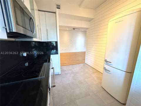 900 16th St 108, Miami Beach FL - photo 10 of 31