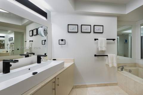 1000 W Island Blvd 911, Aventura FL - photo 18 of 50