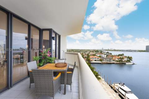 1000 W Island Blvd 911, Aventura FL - photo 8 of 50