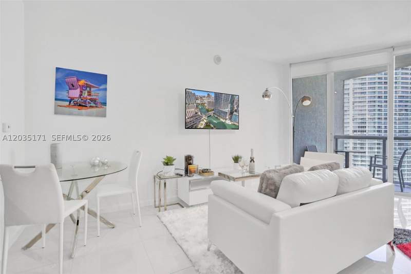 0 bedroom Condominium at 475 Brickell Ave 3408, Iconbrickell Condo No 1, Miami — photo 3