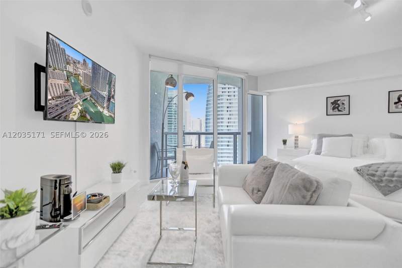 0 bedroom Condominium at 475 Brickell Ave 3408, Iconbrickell Condo No 1, Miami — photo 5