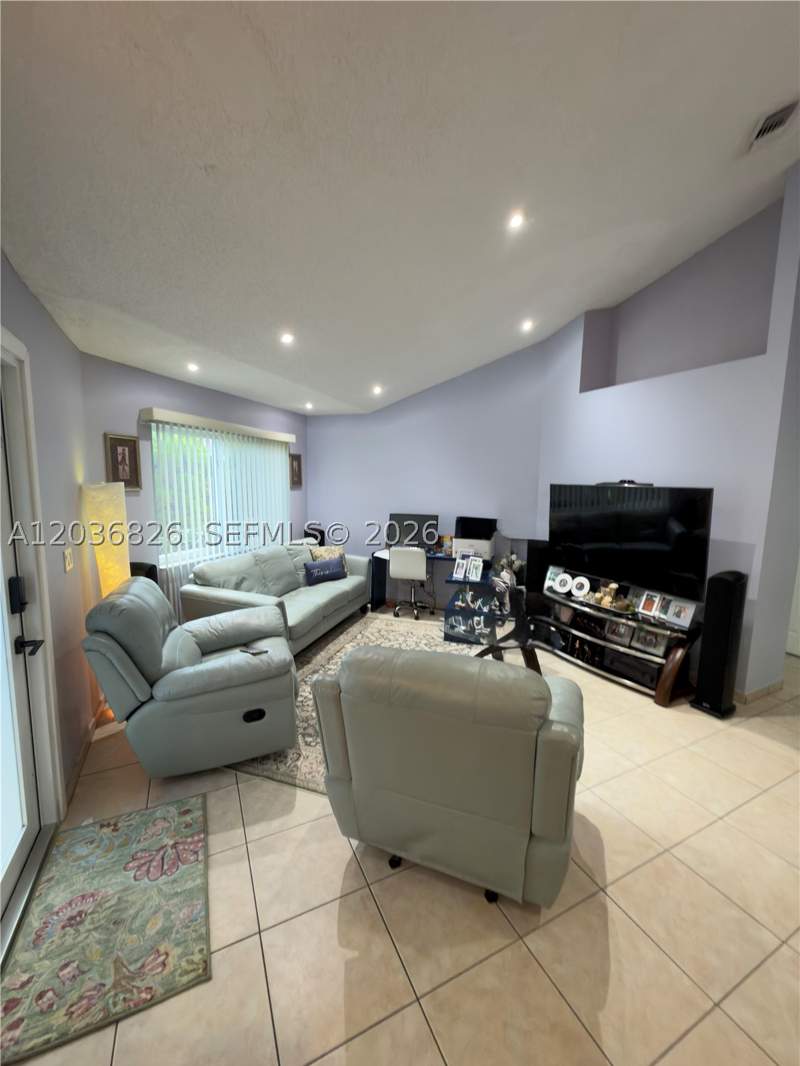 3 bedroom SingleFamilyResidence at 9623 SW 146th Pl, Lormar I, Miami — photo 3