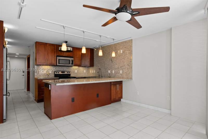 2 bedroom Condominium at 1228 West Ave 604, Bayview Terr Condo, Miami Beach — photo 5
