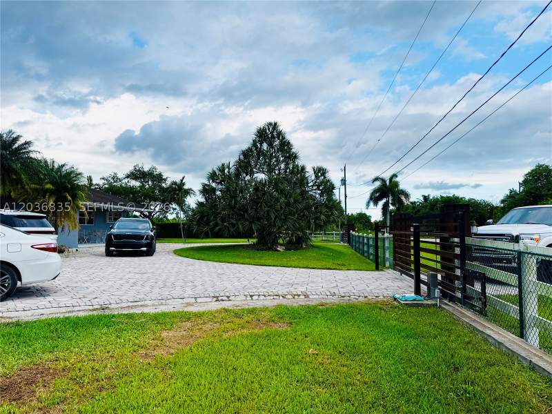 3 bedroom SingleFamilyResidence at 21217 SW 160 St, Redlands, Miami — photo 3