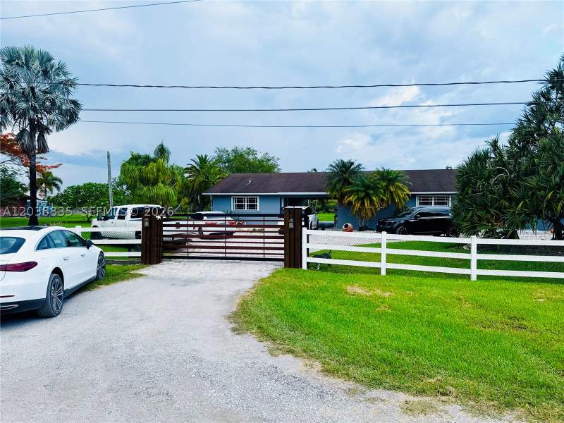 3 bedroom SingleFamilyResidence at 21217 SW 160 St, Redlands, Miami — photo 5