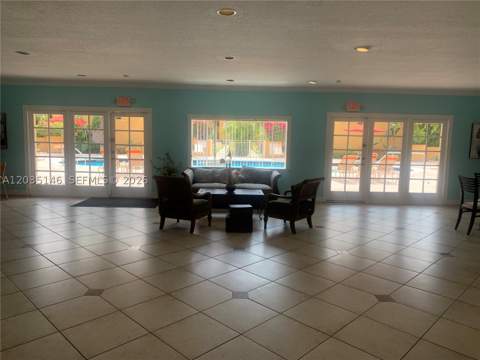18101 NW 68th Ave E105, Hialeah FL - photo 17 of 18