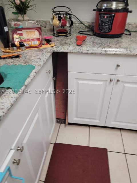 18101 NW 68th Ave E105, Hialeah FL - photo 7 of 18