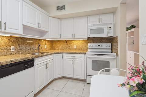 3625 N Country Club Dr 603, Aventura FL - photo 7 of 27