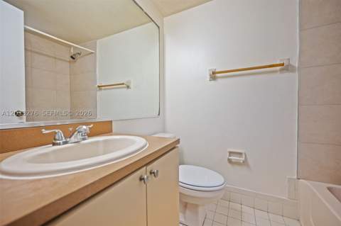 5490 W 21st Ct 310, Hialeah FL - photo 10 of 35