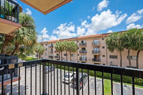 5490 W 21st Ct 310, Hialeah FL - photo 18 of 35