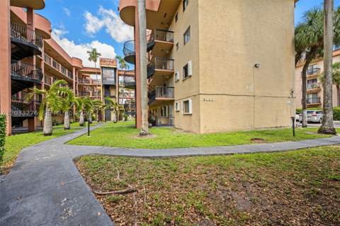 5490 W 21st Ct 310, Hialeah FL - photo 24 of 35