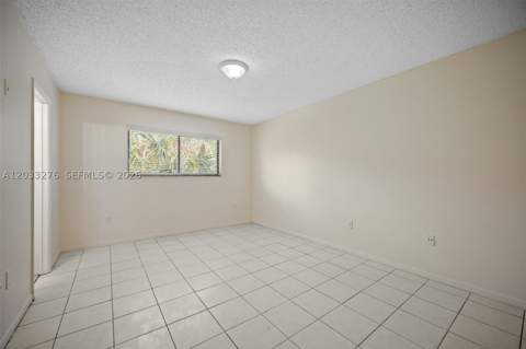 5490 W 21st Ct 310, Hialeah FL - photo 8 of 35