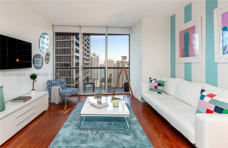 1 bedroom Condominium at 485 Brickell Ave 3211, Icon Brickell Condo No 3, Miami — photo 1