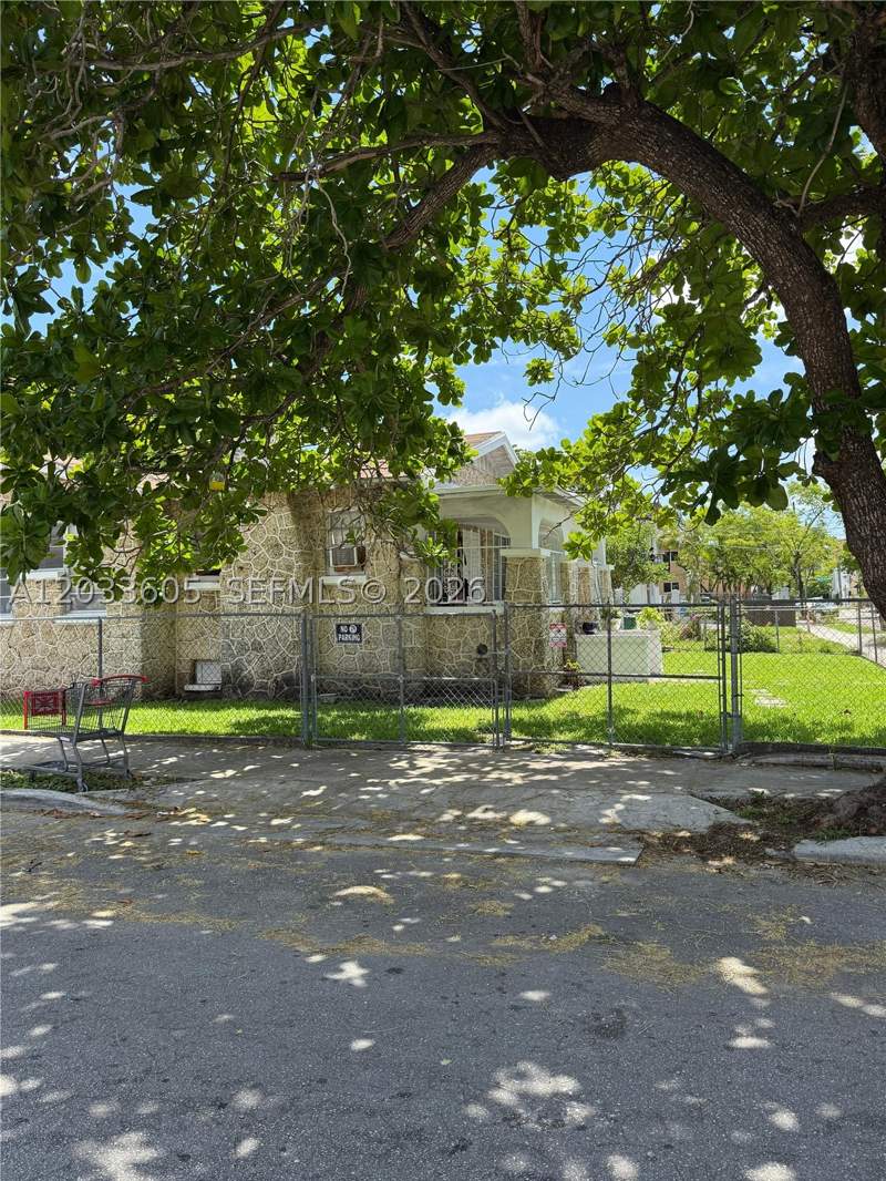3 bedroom SingleFamilyResidence at 1269 NW 4th St, Lawrence Estate Land Co, Miami — photo 2