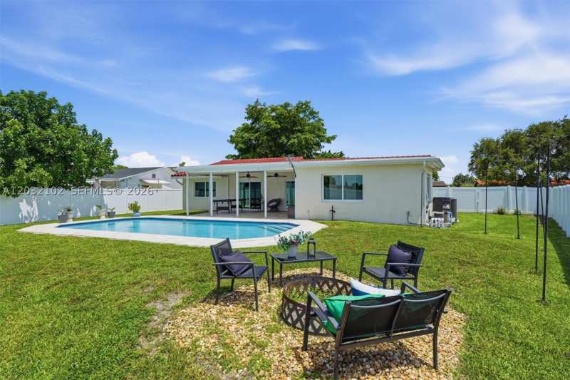 4 bedroom SingleFamilyResidence at 13391 SW 78th St, Winston Park Unit 4, Miami — photo 1