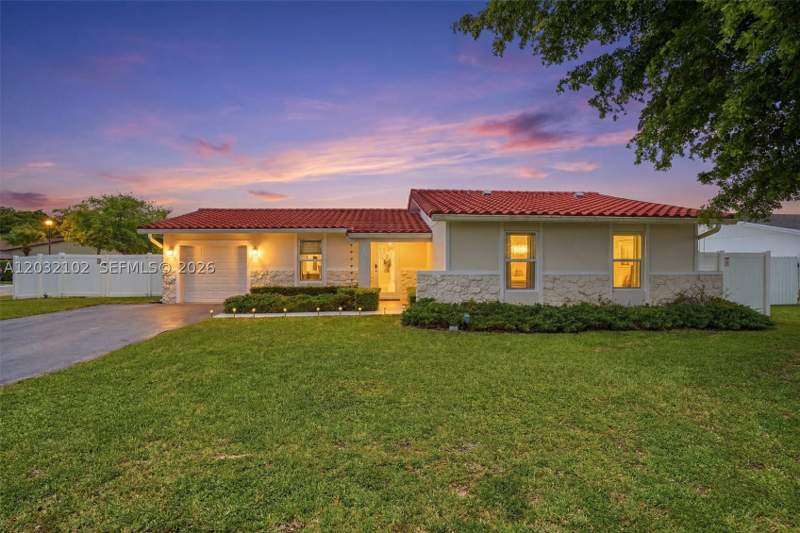 4 bedroom SingleFamilyResidence at 13391 SW 78th St, Winston Park Unit 4, Miami — photo 2
