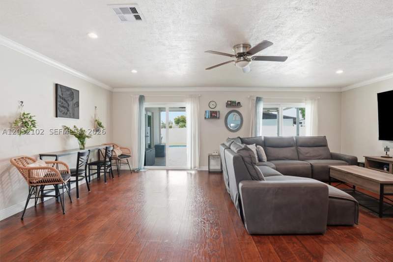 4 bedroom SingleFamilyResidence at 13391 SW 78th St, Winston Park Unit 4, Miami — photo 5