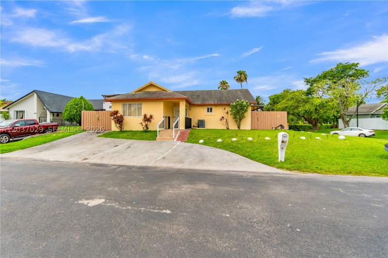 3 bedroom SingleFamilyResidence at 13572 SW 285th Ter, Country Star Sec 1, Homestead — photo 4