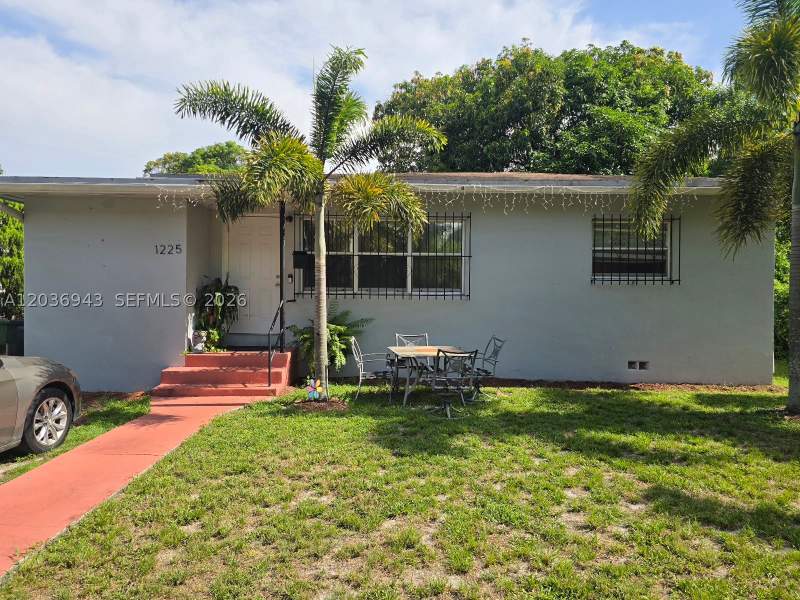 2 bedroom SingleFamilyResidence at 1225 NW 127th St, Breezy Heights Sunkist, North Miami — photo 2