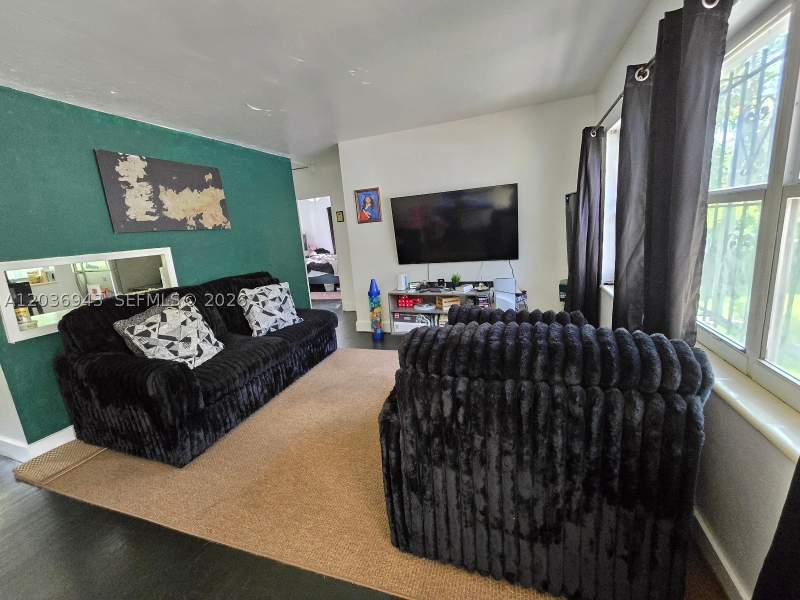 2 bedroom SingleFamilyResidence at 1225 NW 127th St, Breezy Heights Sunkist, North Miami — photo 4