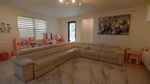 7661 NW 103rd Ct, Doral FL - photo 8 of 19