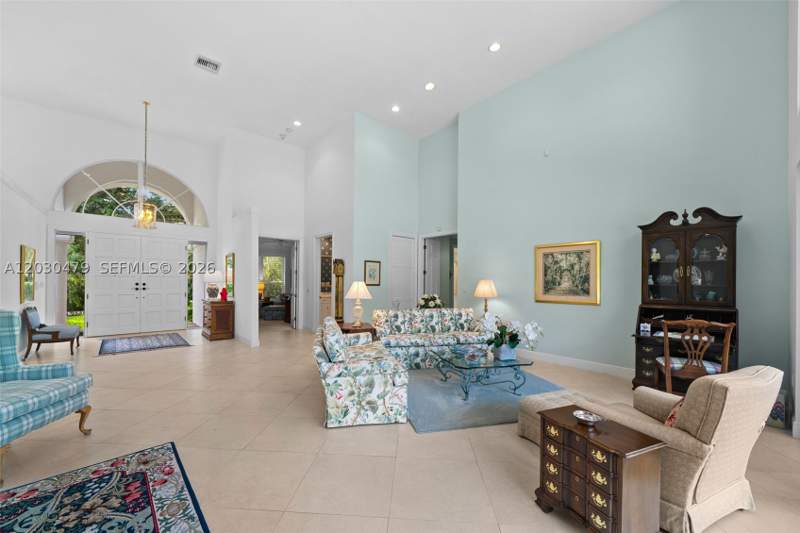 5 bedroom SingleFamilyResidence at 6020 W Suburban Dr, Martin Suburban Acres, Pinecrest — photo 4