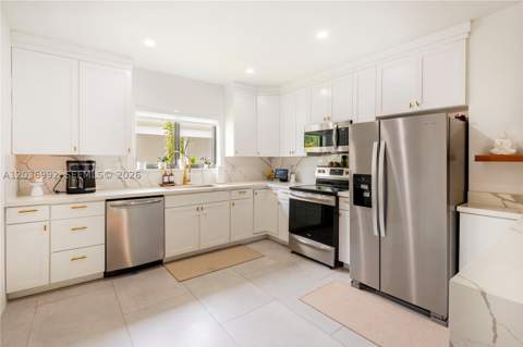 7970 SW 122nd St, Pinecrest FL - photo 7 of 28