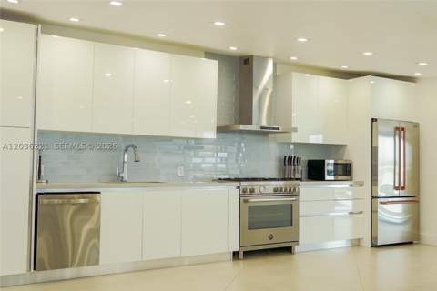 7720 Miami View Dr, North Bay Village FL - photo 16 of 46