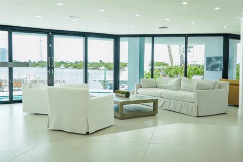 7720 Miami View Dr, North Bay Village FL - photo 8 of 46