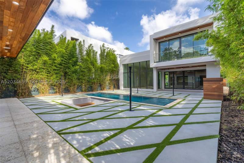 7 bedroom SingleFamilyResidence at 43 NW 42nd St, Buena Vista Heights Addn, Miami — photo 5