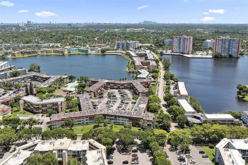 1 bedroom Condominium at 1400 NE 191st St 343, Fourth Horizons Condo, Miami — photo 1