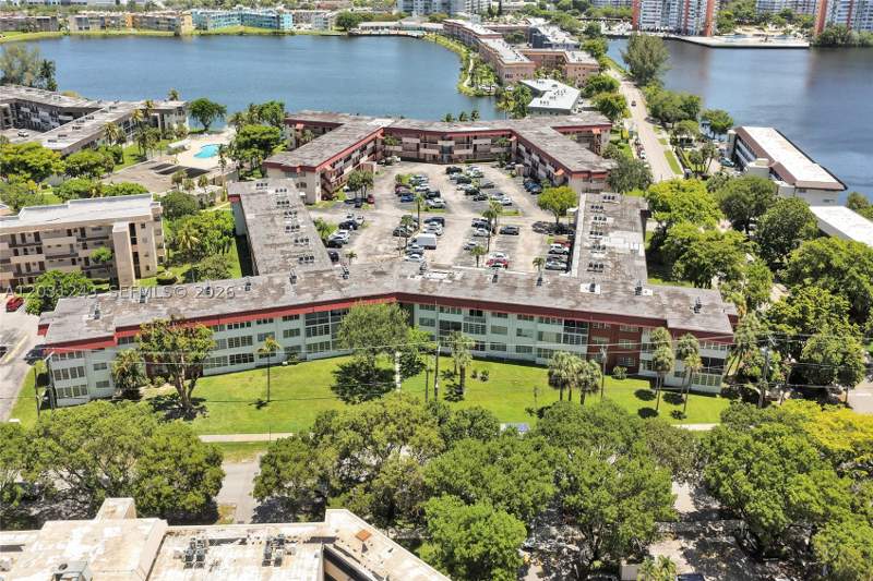 1 bedroom Condominium at 1400 NE 191st St 343, Fourth Horizons Condo, Miami — photo 2