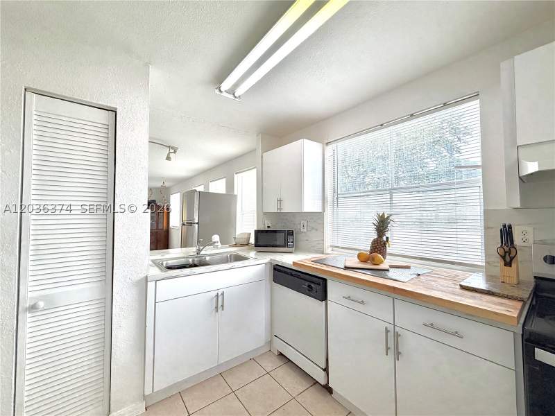 2 bedroom Condominium at 19500 SW 103rd Ct 1-9, Point Royale Buildings Ni, Cutler Bay — photo 3