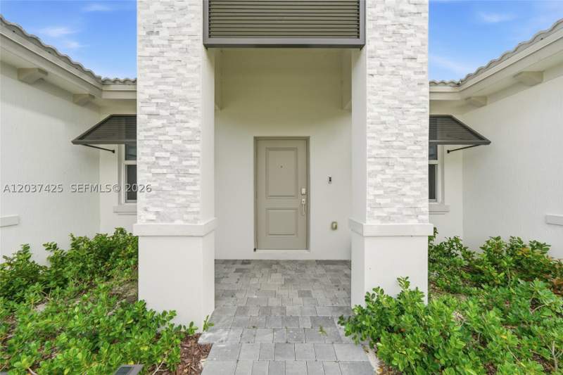 4 bedroom SingleFamilyResidence at 13249 SW 189th Ter, Tregor Estates II, Miami — photo 2
