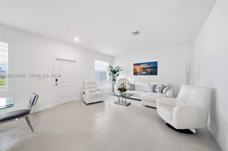 4 bedroom SingleFamilyResidence at 13249 SW 189th Ter, Tregor Estates II, Miami — photo 3