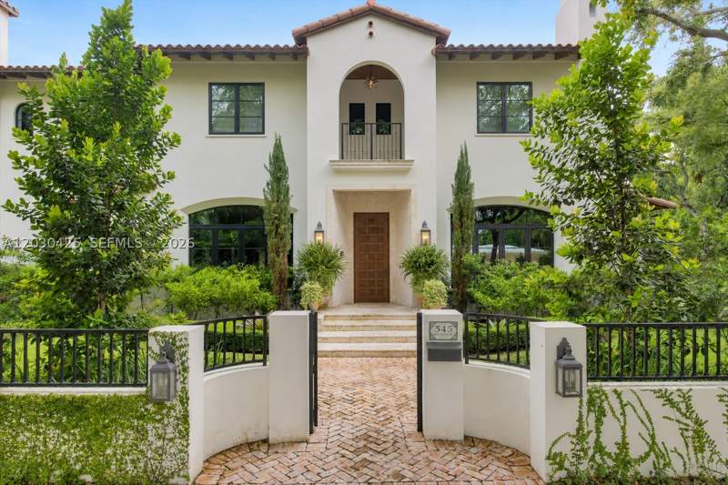 8 bedroom SingleFamilyResidence at 545 San Antonio Ave, Coral Gables Riviera Sec, Coral Gables — photo 3