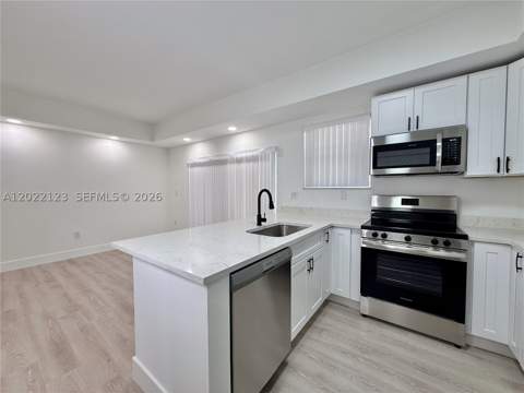 5230 NW 109th Ave 7, Doral FL - photo 9 of 34