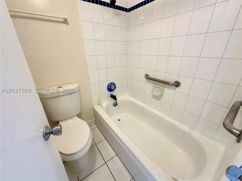 802 NW 87th Ave 315, Miami FL - photo 9 of 14
