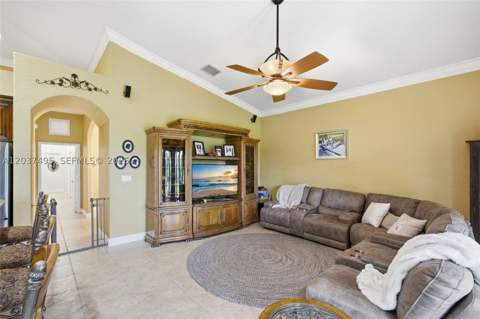 16933 SW 215th Ter, Miami FL - photo 15 of 52