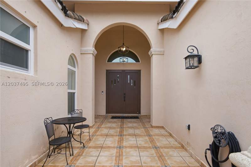 5 bedroom SingleFamilyResidence at 16933 SW 215th Ter, South Kendall Estates, Miami — photo 3