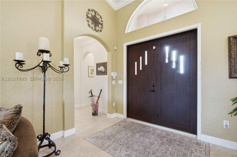 5 bedroom SingleFamilyResidence at 16933 SW 215th Ter, South Kendall Estates, Miami — photo 4
