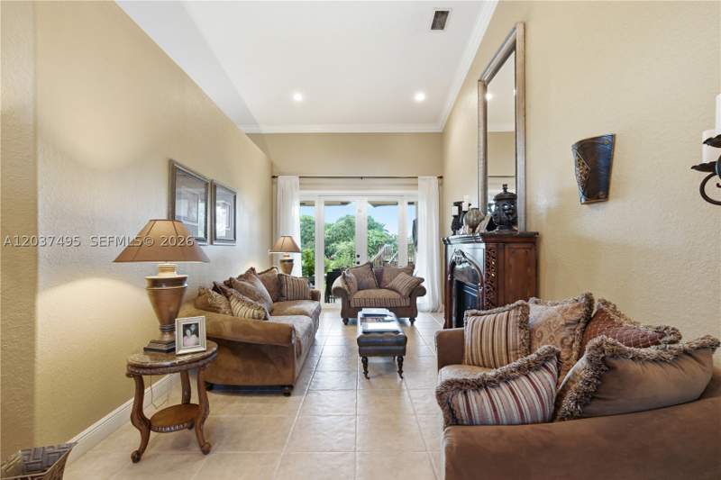 5 bedroom SingleFamilyResidence at 16933 SW 215th Ter, South Kendall Estates, Miami — photo 5